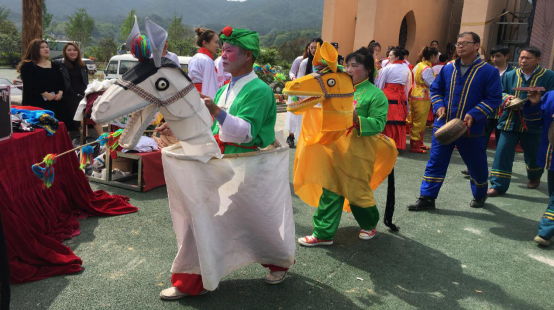 闹民俗